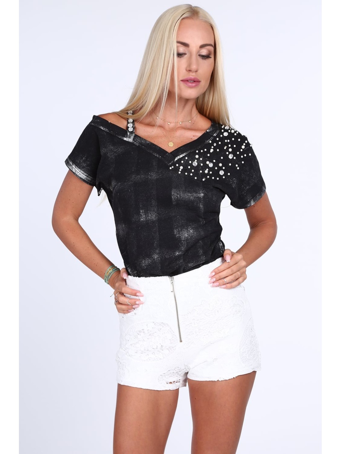 Cream lace shorts with zipper ZZ383 - Online store - Boutique